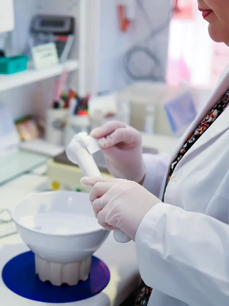 Medikamentenherstellung in einer Apotheke